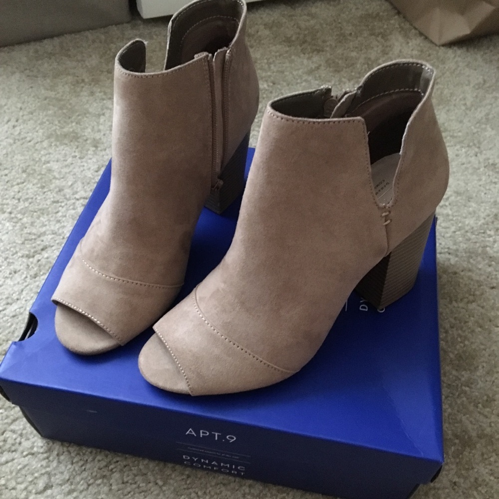 Apt. 9 Taupe peep toe booties